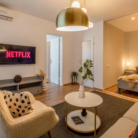 Lights & Comfort - 2br Appartement Boekarest