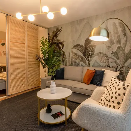 Lights & Comfort - 2br Apartment Bucharest