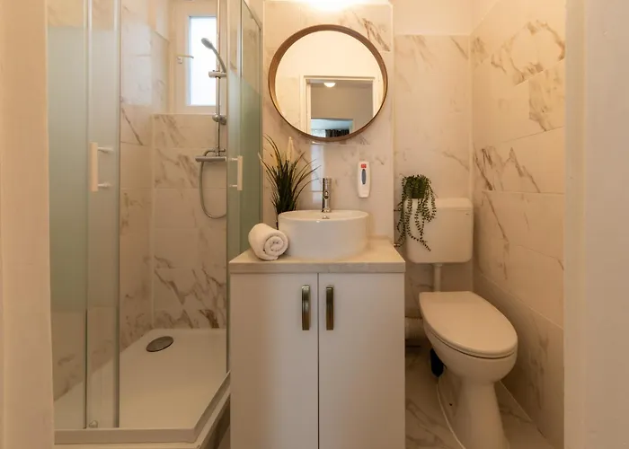 Lights & Comfort - 2br Boekarest